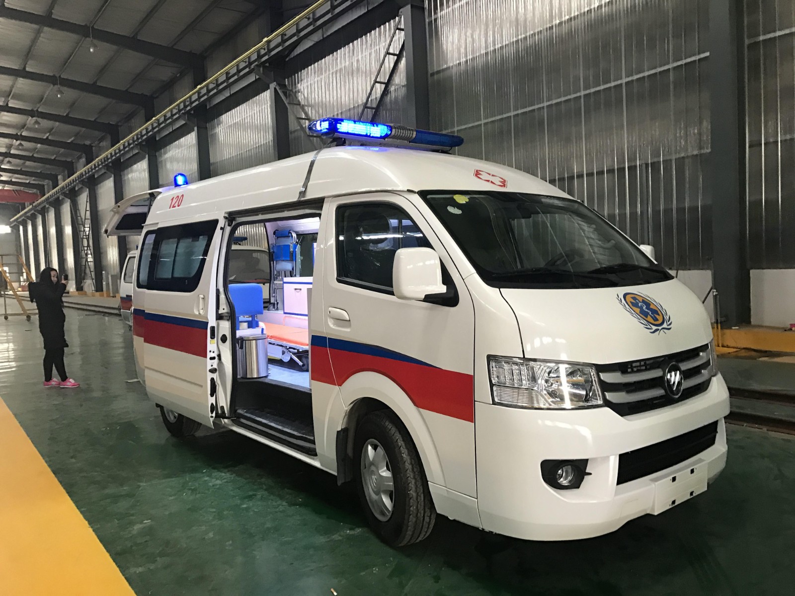 和曲县救护车转院